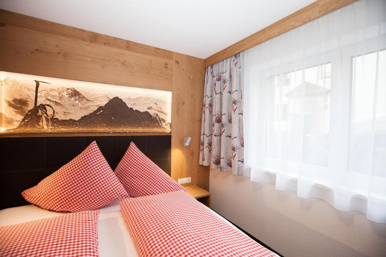 Haus Kuechelspitz Bed and Breakfast Ischgl Exteriör bild