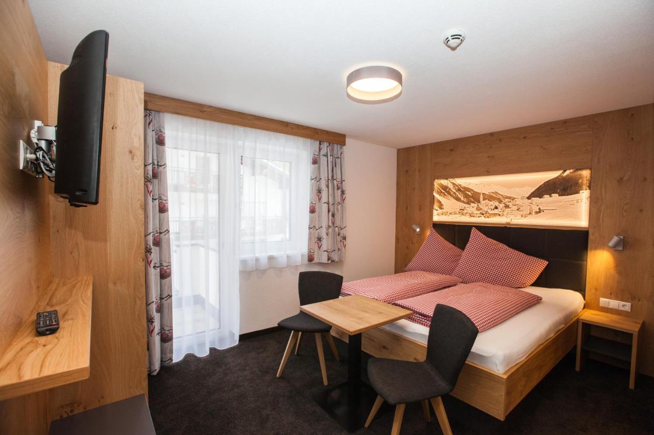 Haus Kuechelspitz Bed and Breakfast Ischgl Exteriör bild